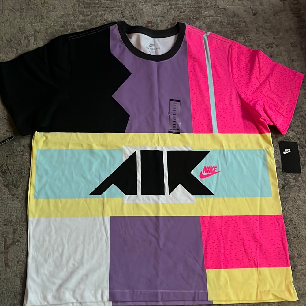 Nike tshirt brand new with tags. Awesome color block.